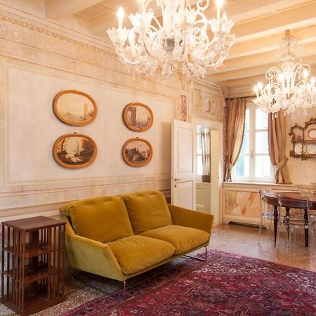 Explore Venice From A Sophisticated Hideaway In San Polo Luaran gambar