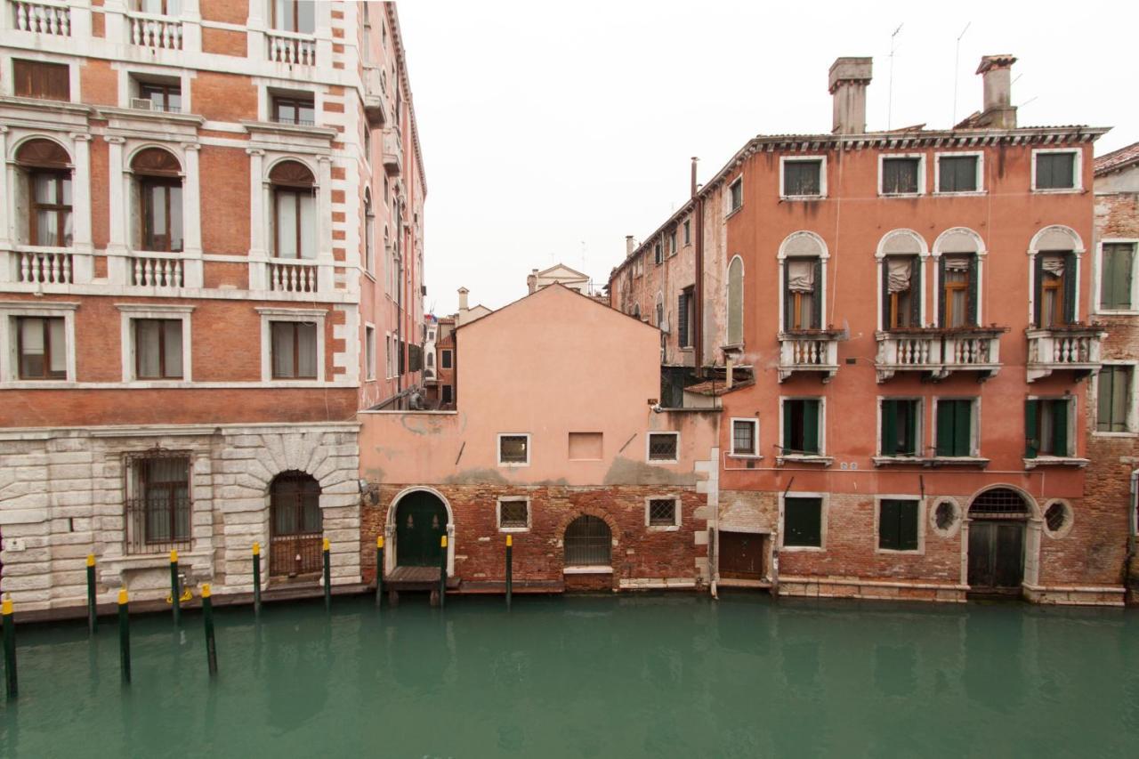 Explore Venice From A Sophisticated Hideaway In San Polo Luaran gambar