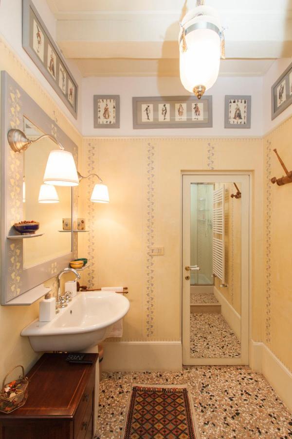 Explore Venice From A Sophisticated Hideaway In San Polo Luaran gambar