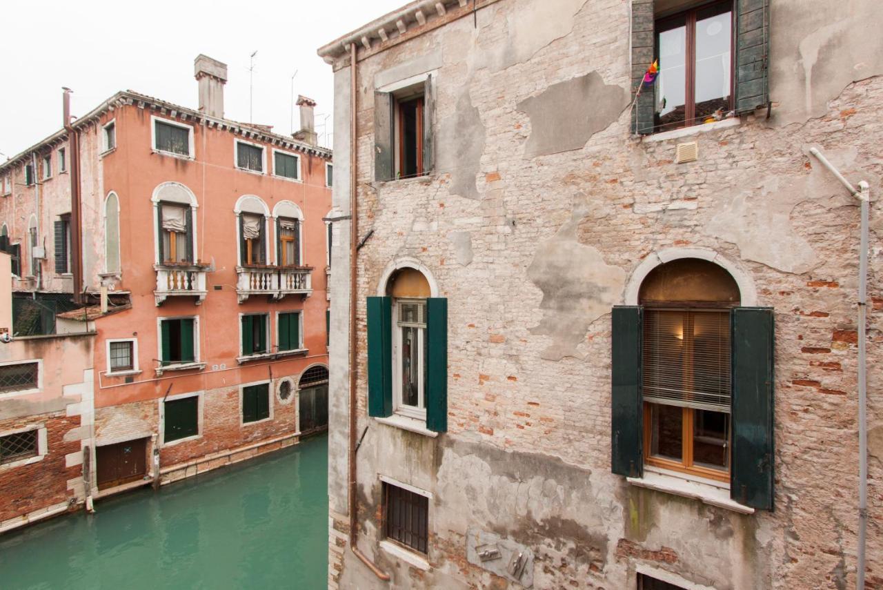 Explore Venice From A Sophisticated Hideaway In San Polo Luaran gambar